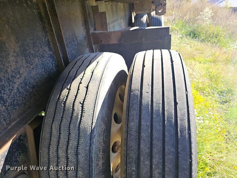 image for item NP9028 2004 Fontaine TFTW-6-8048WSAWK  flatbed trailer