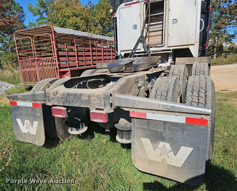 image for item NP9029 2005 Western Star 4900 EX  semi truck