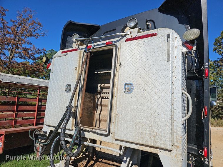 image for item NP9029 2005 Western Star 4900 EX  semi truck