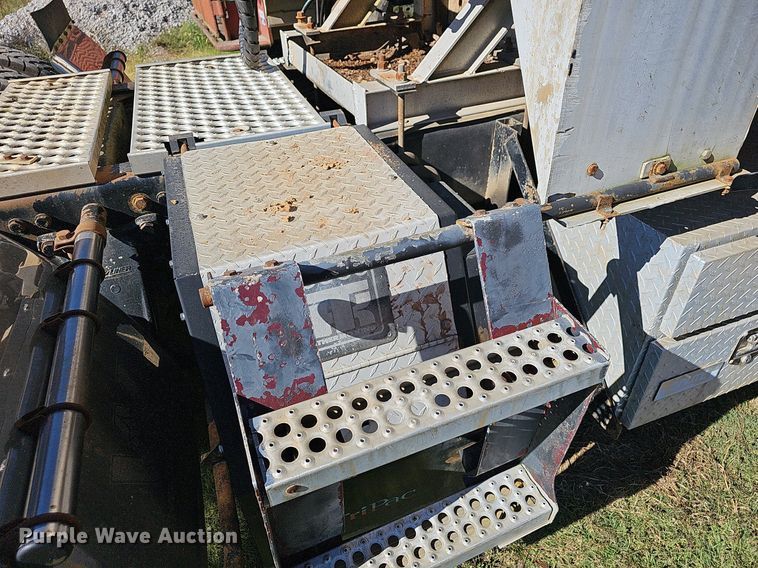 image for item NP9029 2005 Western Star 4900 EX  semi truck