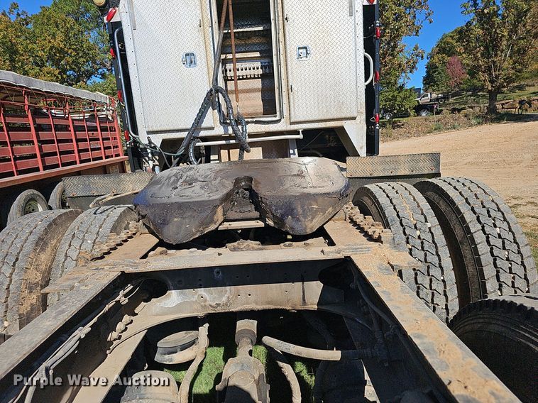 image for item NP9029 2005 Western Star 4900 EX  semi truck