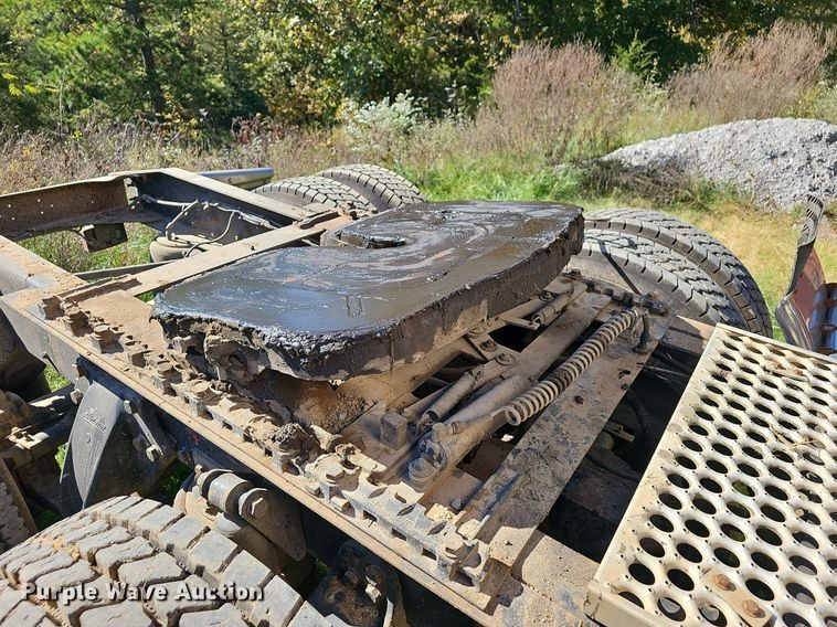 image for item NP9029 2005 Western Star 4900 EX  semi truck