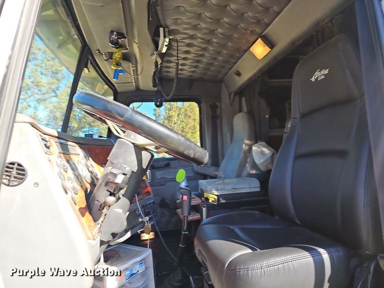 image for item NP9029 2005 Western Star 4900 EX  semi truck