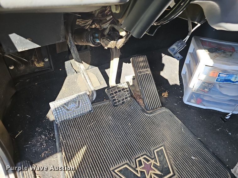 image for item NP9029 2005 Western Star 4900 EX  semi truck