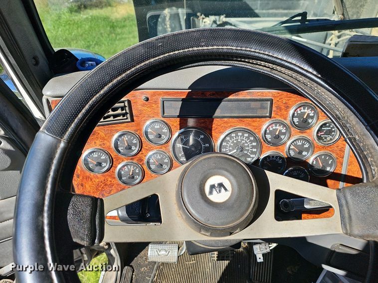 image for item NP9029 2005 Western Star 4900 EX  semi truck