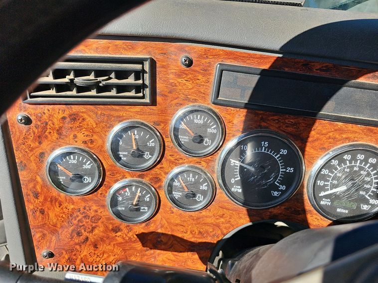 image for item NP9029 2005 Western Star 4900 EX  semi truck