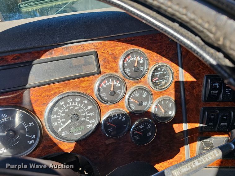 image for item NP9029 2005 Western Star 4900 EX  semi truck