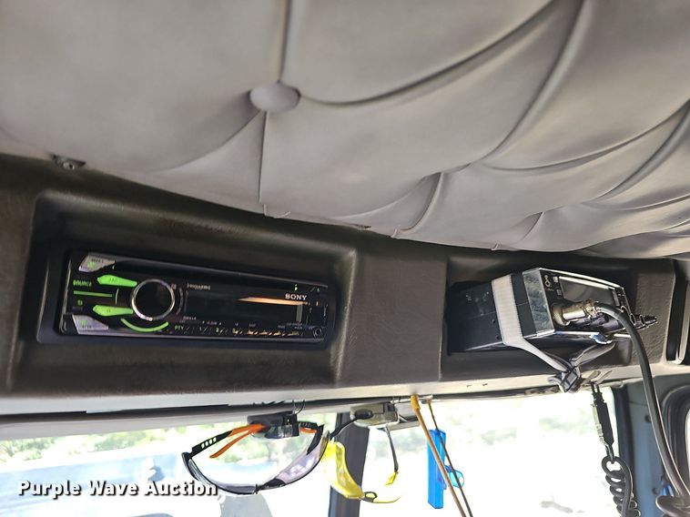 image for item NP9029 2005 Western Star 4900 EX  semi truck