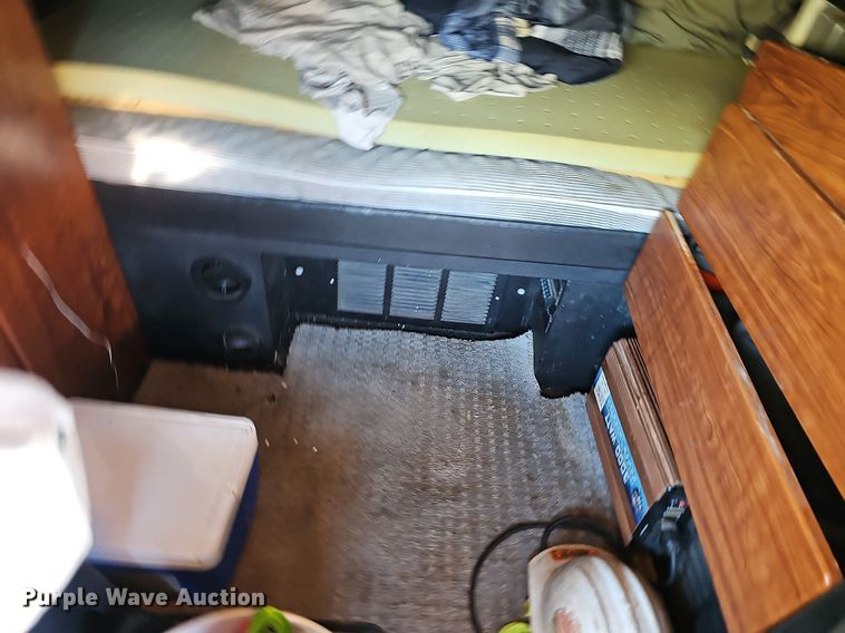 image for item NP9029 2005 Western Star 4900 EX  semi truck