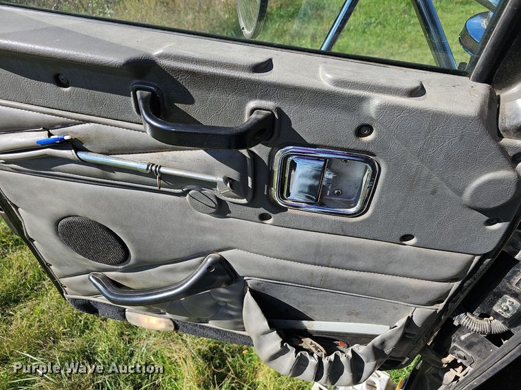 image for item NP9029 2005 Western Star 4900 EX  semi truck