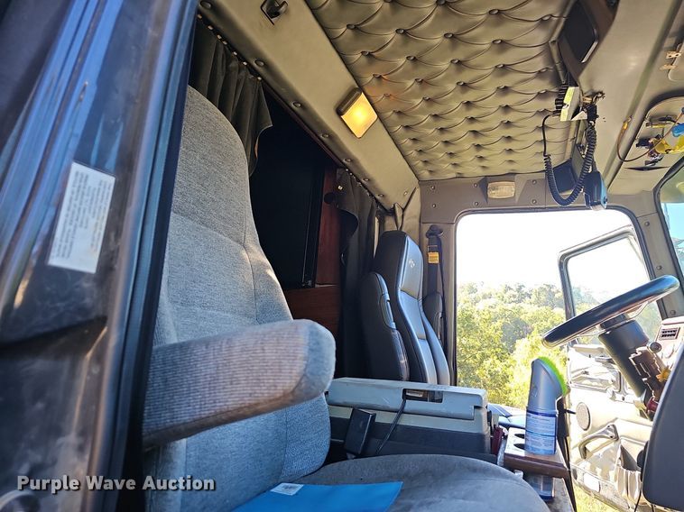 image for item NP9029 2005 Western Star 4900 EX  semi truck