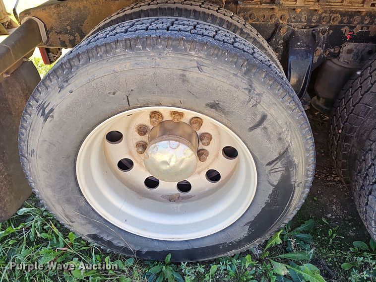 image for item NP9029 2005 Western Star 4900 EX  semi truck