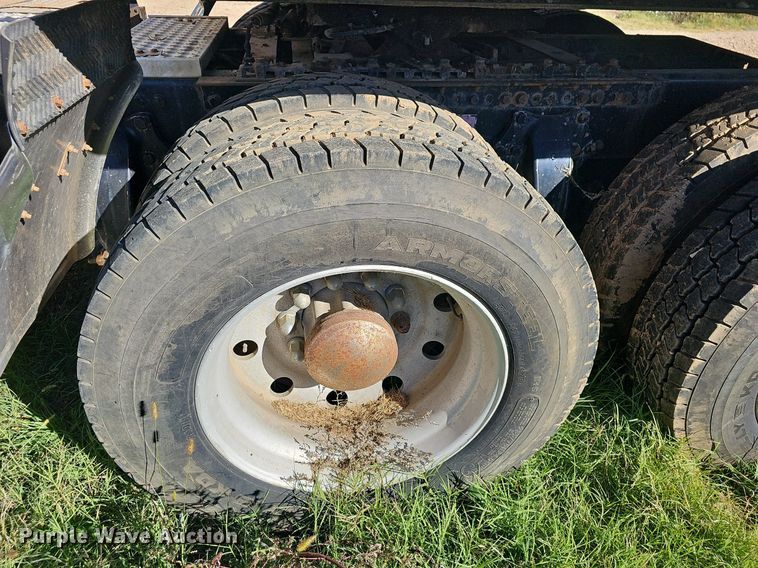 image for item NP9029 2005 Western Star 4900 EX  semi truck