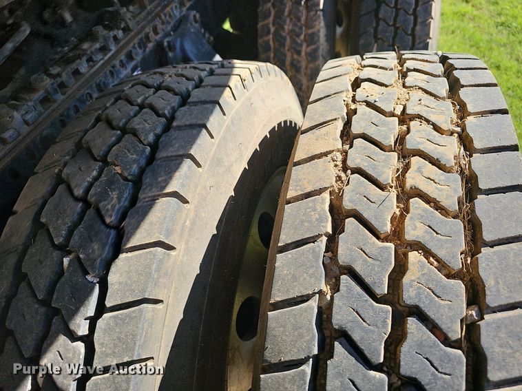 image for item NP9029 2005 Western Star 4900 EX  semi truck