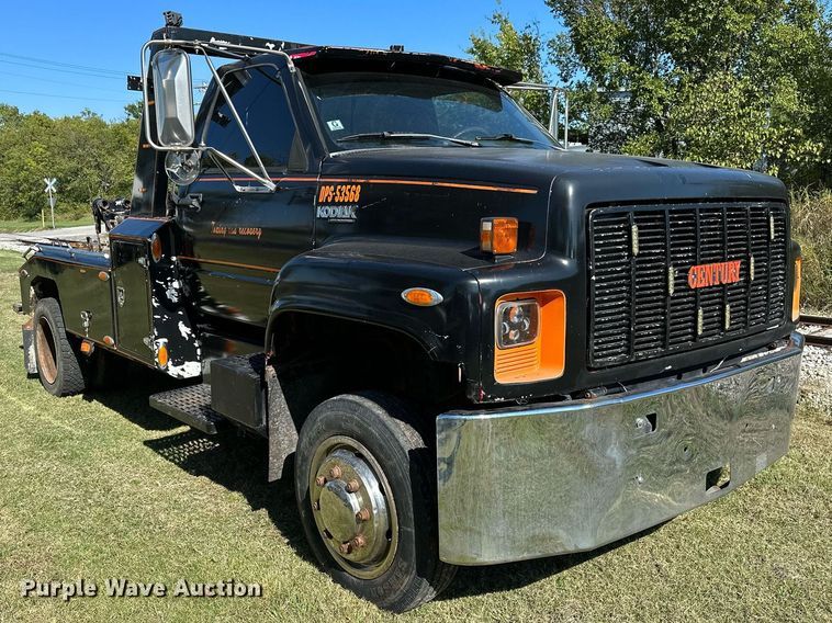 image for item NQ9328 1990 Chevrolet Kodiak C6500  tow truck