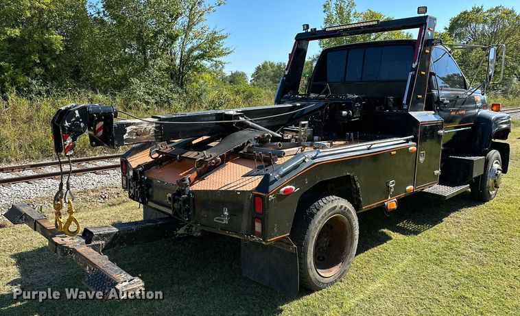 image for item NQ9328 1990 Chevrolet Kodiak C6500  tow truck