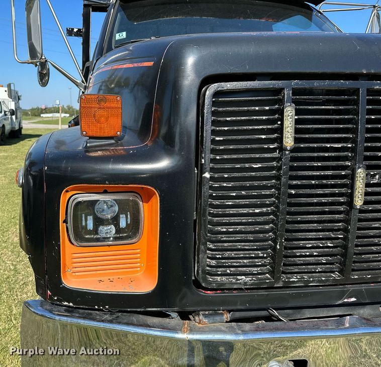 image for item NQ9328 1990 Chevrolet Kodiak C6500  tow truck