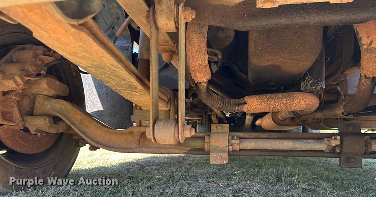 image for item NQ9328 1990 Chevrolet Kodiak C6500  tow truck