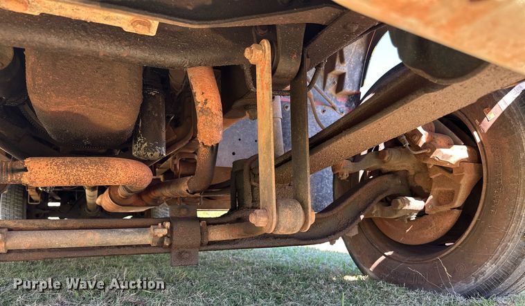 image for item NQ9328 1990 Chevrolet Kodiak C6500  tow truck