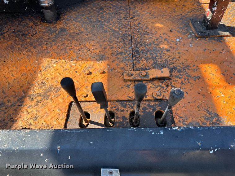 image for item NQ9328 1990 Chevrolet Kodiak C6500  tow truck