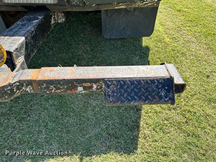 image for item NQ9328 1990 Chevrolet Kodiak C6500  tow truck