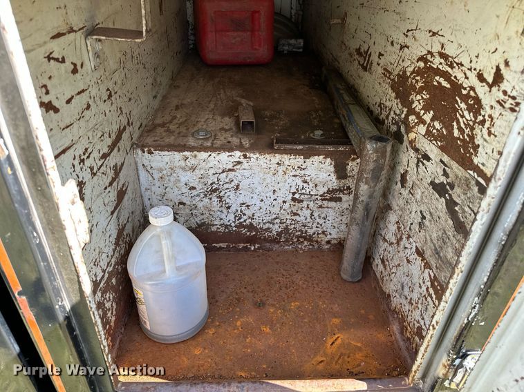 image for item NQ9328 1990 Chevrolet Kodiak C6500  tow truck