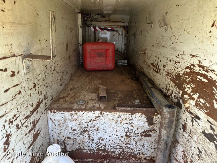 image for item NQ9328 1990 Chevrolet Kodiak C6500  tow truck