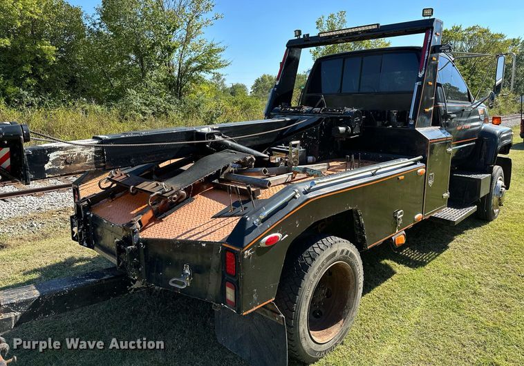 image for item NQ9328 1990 Chevrolet Kodiak C6500  tow truck