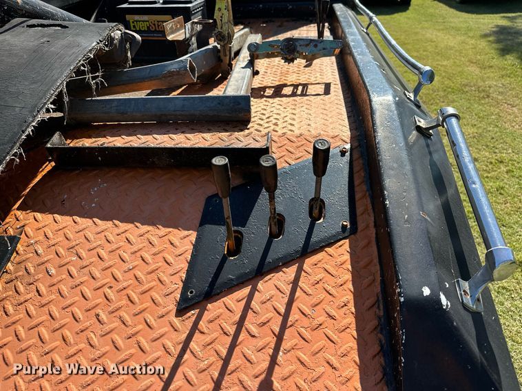 image for item NQ9328 1990 Chevrolet Kodiak C6500  tow truck