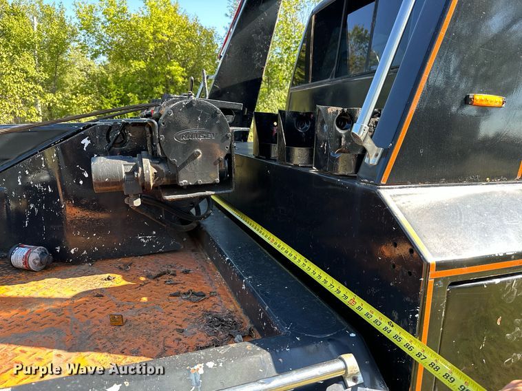 image for item NQ9328 1990 Chevrolet Kodiak C6500  tow truck