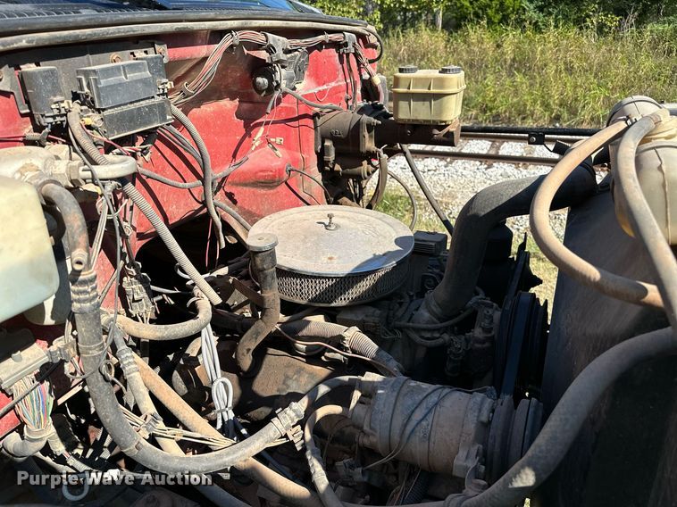 image for item NQ9328 1990 Chevrolet Kodiak C6500  tow truck