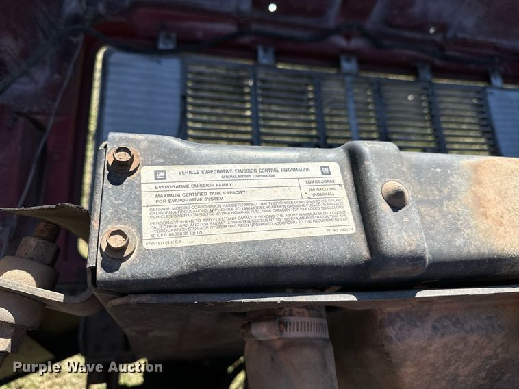 image for item NQ9328 1990 Chevrolet Kodiak C6500  tow truck