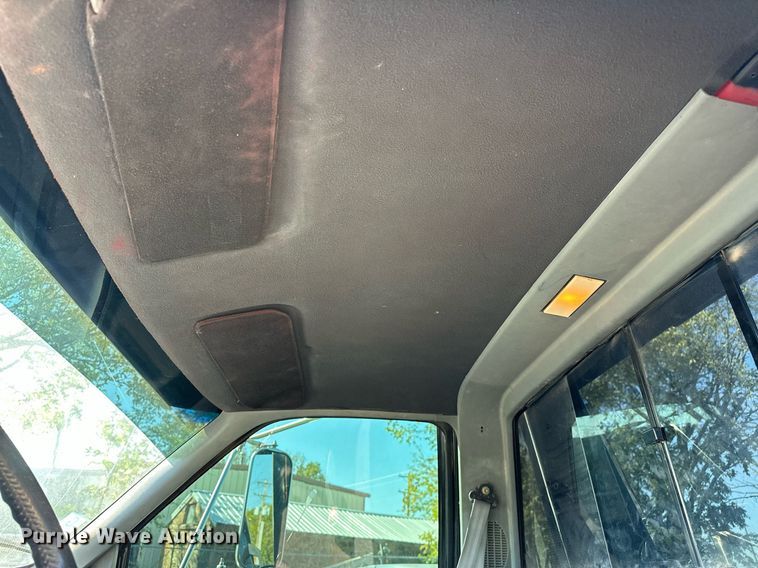 image for item NQ9328 1990 Chevrolet Kodiak C6500  tow truck