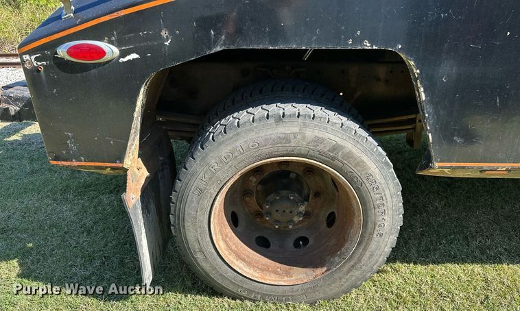 image for item NQ9328 1990 Chevrolet Kodiak C6500  tow truck