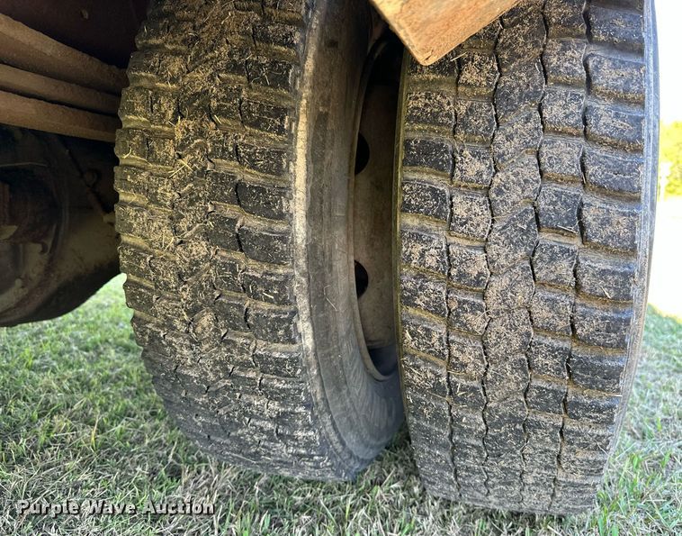 image for item NQ9328 1990 Chevrolet Kodiak C6500  tow truck