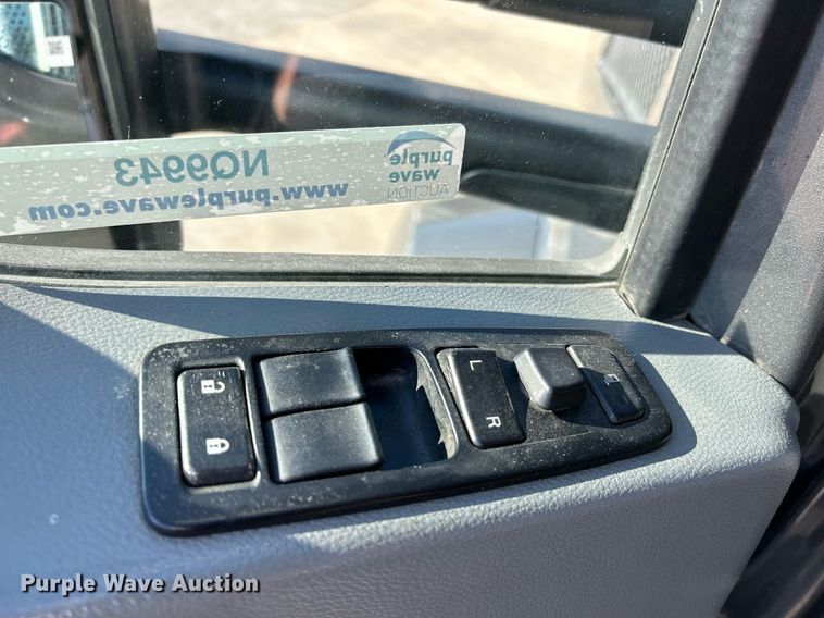 image for item NQ9943 2015 Kenworth T880  semi truck