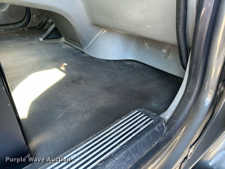 image for item NQ9943 2015 Kenworth T880  semi truck