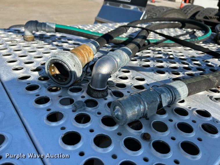 image for item NQ9943 2015 Kenworth T880  semi truck