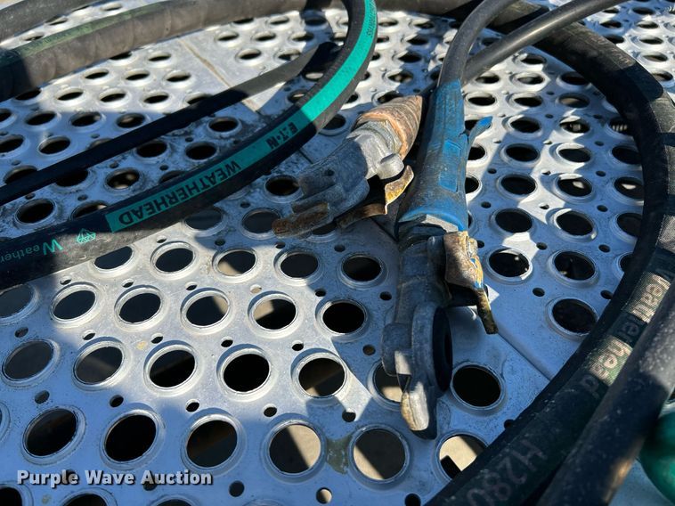 image for item NQ9943 2015 Kenworth T880  semi truck