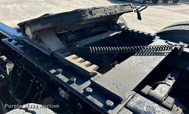 image for item NQ9943 2015 Kenworth T880  semi truck