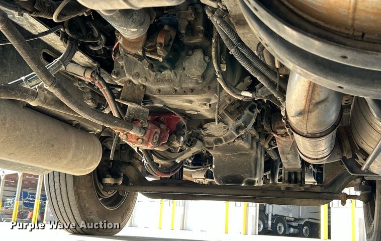 image for item NQ9943 2015 Kenworth T880  semi truck