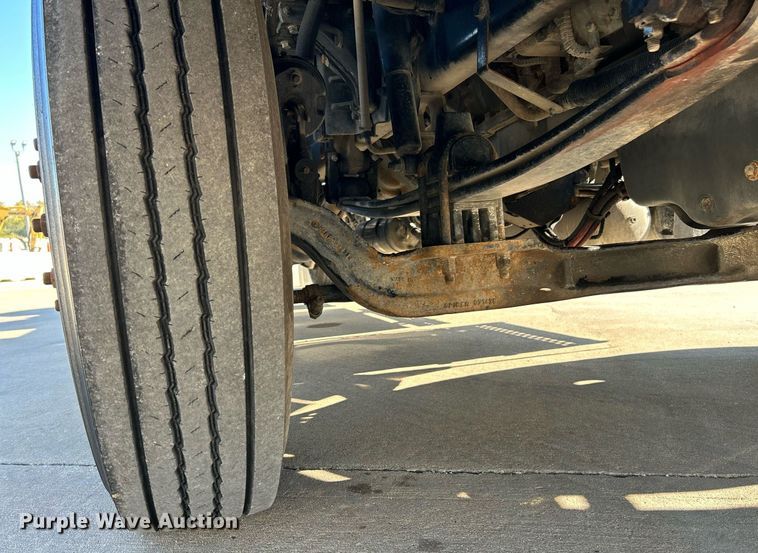 image for item NQ9943 2015 Kenworth T880  semi truck