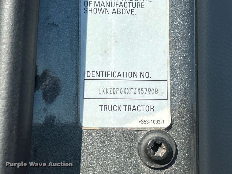 image for item NQ9943 2015 Kenworth T880  semi truck