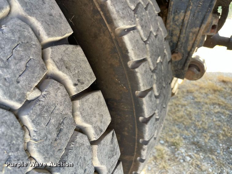 image for item NT9511 2010 Peterbilt 367  winch truck