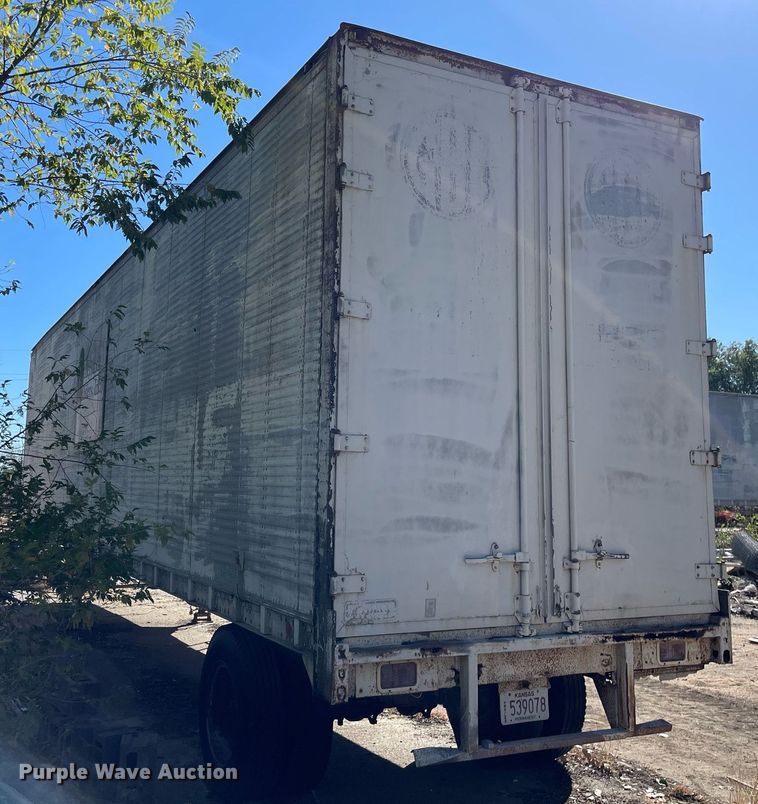 image for item NX9915 1970 Gindy  dry van trailer