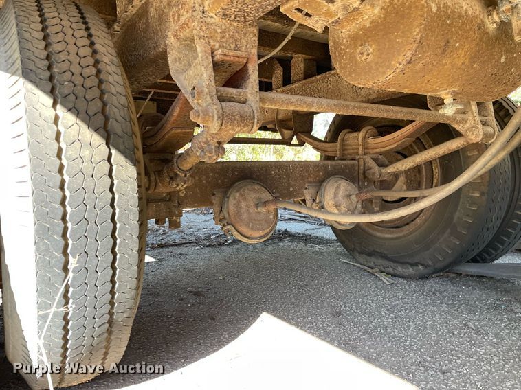 image for item NX9915 1970 Gindy  dry van trailer