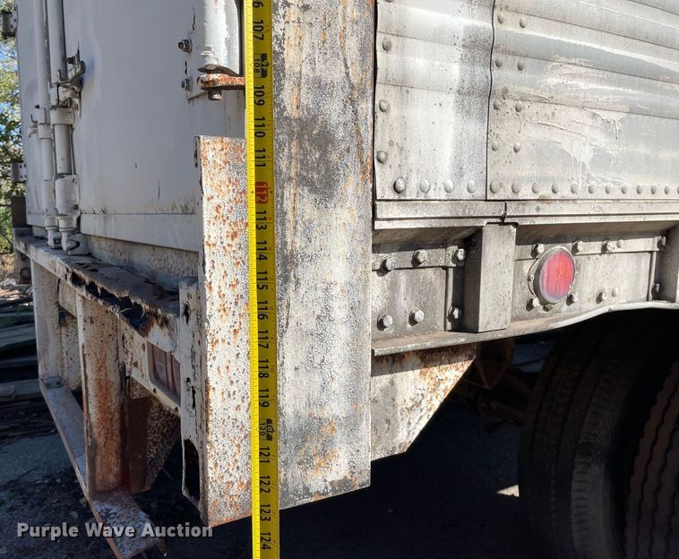 image for item NX9915 1970 Gindy  dry van trailer