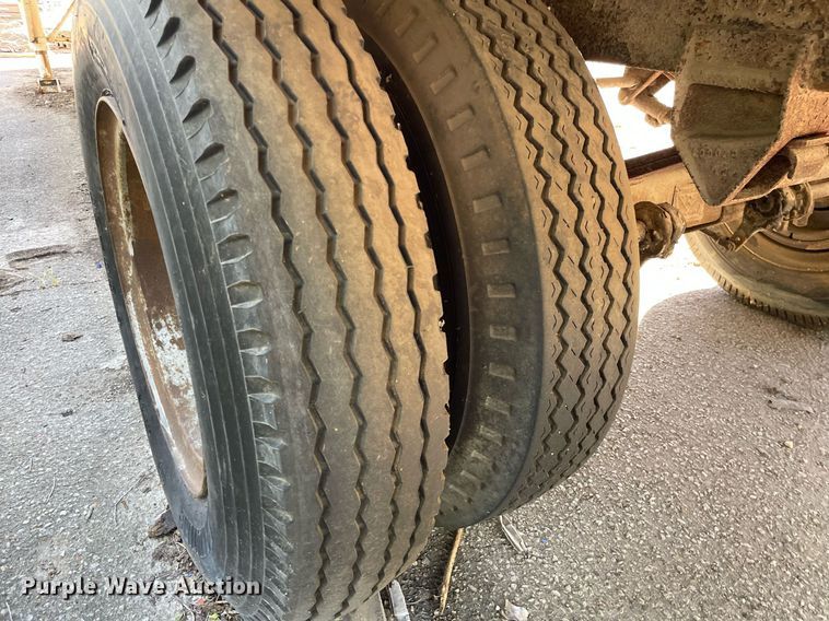 image for item NX9915 1970 Gindy  dry van trailer