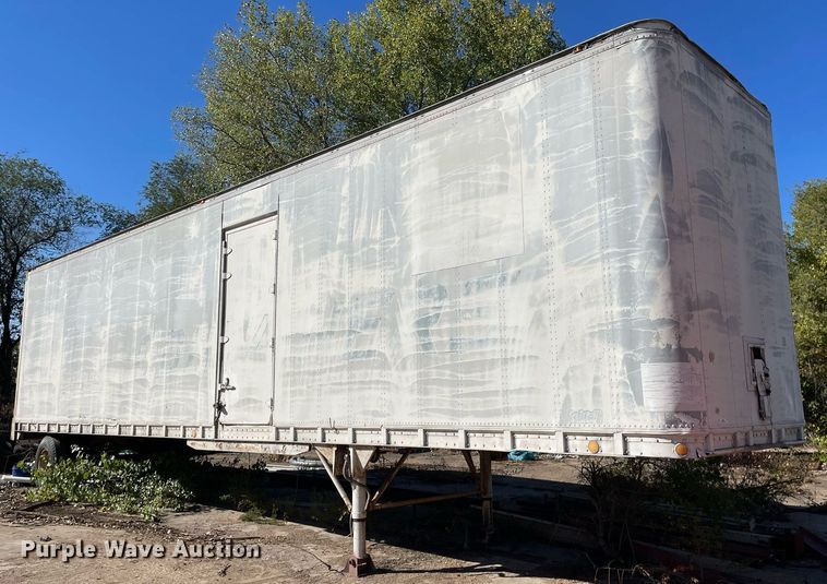 image for item NX9916 1969 Gindy  dry van trailer