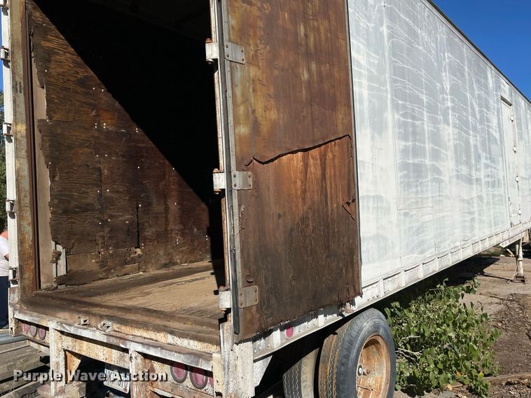 image for item NX9916 1969 Gindy  dry van trailer